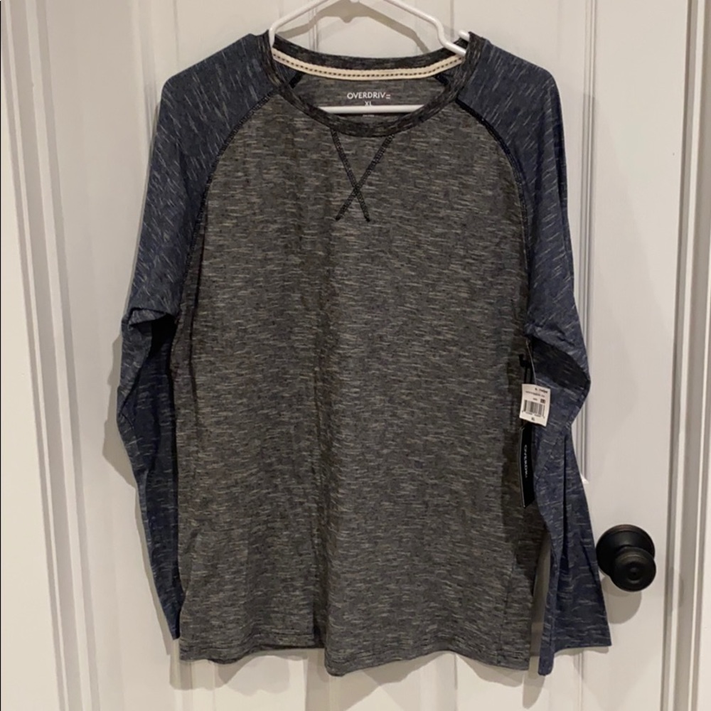 Men’s long sleeve tshirt